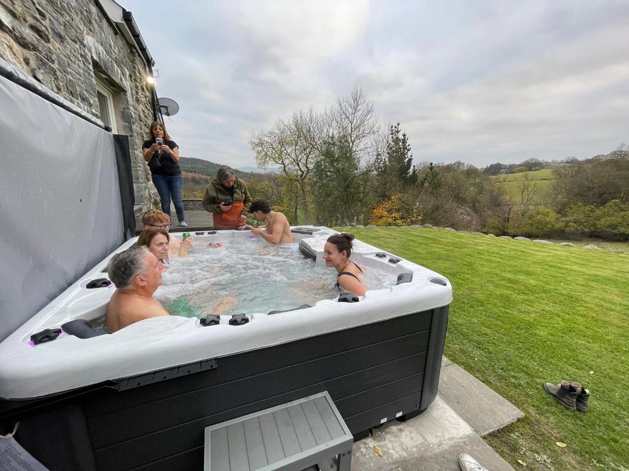 3 Bedroom Barn Conversion With Hot Tub-Garden View - Ty Cerrig Barn Corwen Ngoại thất bức ảnh